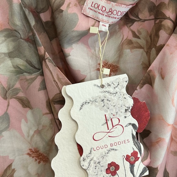 NWT LOUD BODIES Katia Bell Sleeve Dress Pink Floral - Picture 3 of 4